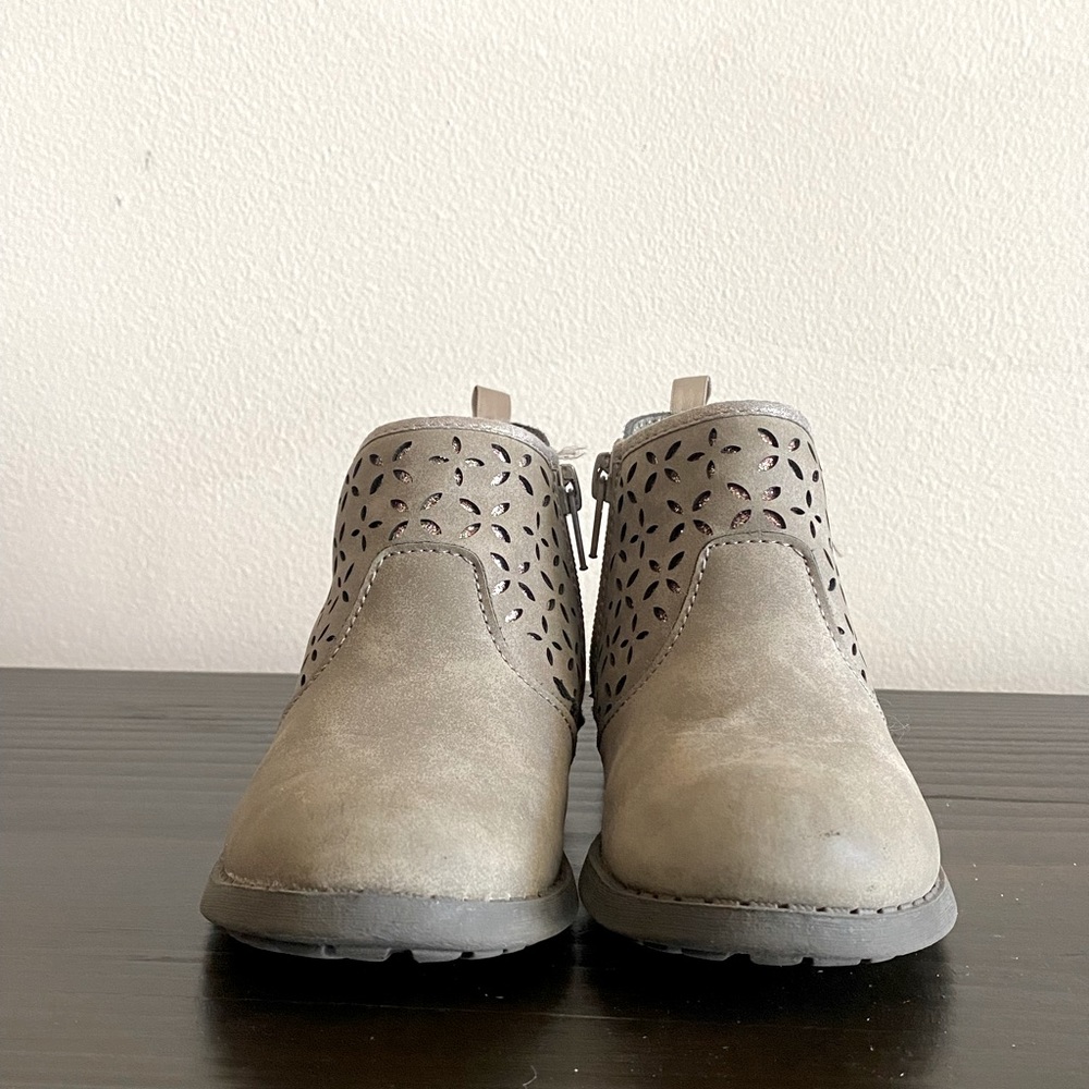 OSHKOSH B’GOSH Little Girls Estell Zipper Closure Ankle Boots